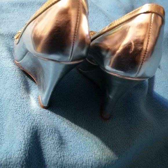 Gold wedges - Picture 3 of 8